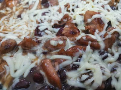 Vištienos troškinys su raudonosiomis pupelėmis pagrindine nuotrauka