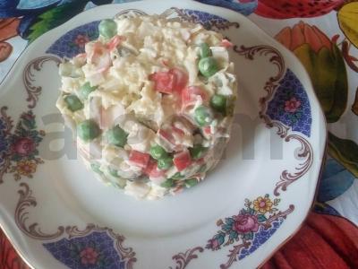 Krabų lazdelių, obuolių ir kiaušinių salotos Žingsnis 6