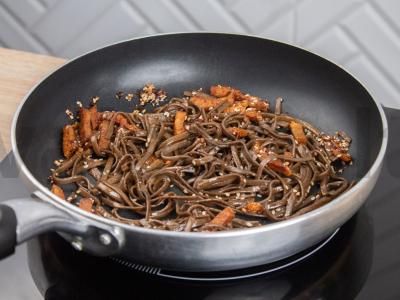 Soba su rūkyta vištiena ir terijakio padažu Žingsnis 4