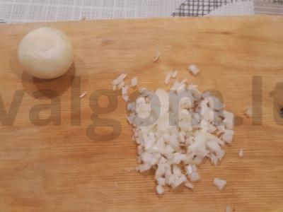 Skanios salotos "Bride" su rūkyta vištiena Žingsnis 1