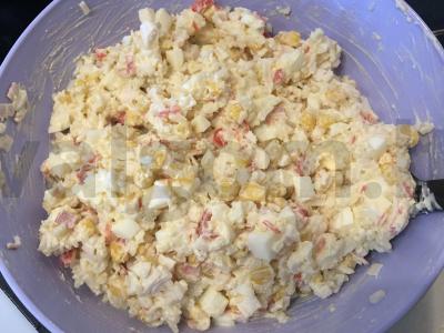 Krabų salotos su porcijomis Žingsnis 5