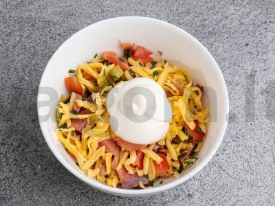 Salotos su raudona žuvimi ir agurkais Žingsnis 3