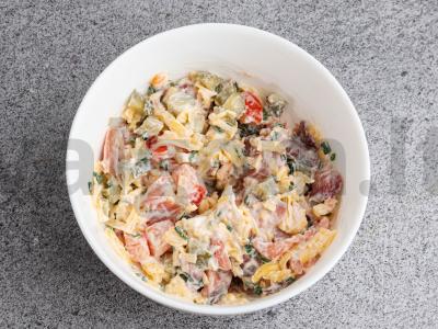 Salotos su raudona žuvimi ir agurkais Žingsnis 4