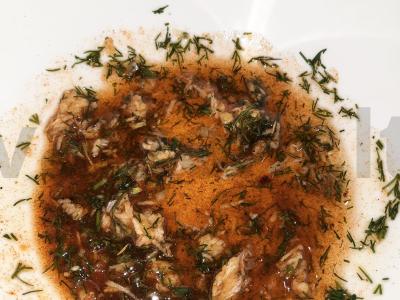 Česnakiniai skrebučiai su aštriais prieskoniais Žingsnis 2