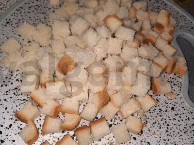 Česnakiniai skrebučiai su aštriais prieskoniais Žingsnis 4