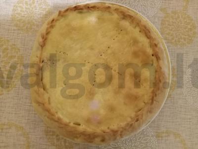 Pyragas be atostogų su šaldytais obuoliais pagrindine nuotrauka