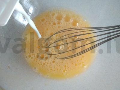 Omletas su raudonaisiais pipirais ir rukola Žingsnis 2