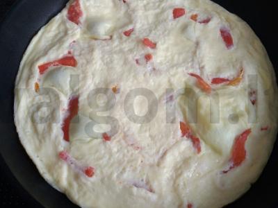 Omletas su raudonaisiais pipirais ir rukola Žingsnis 5