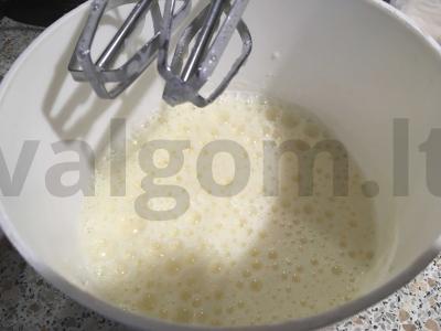 "Bisquick" keptuvėje "Multicooker Žingsnis 2