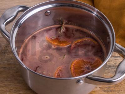 Šokoladinis virintas vynas su mandarinais Žingsnis 3