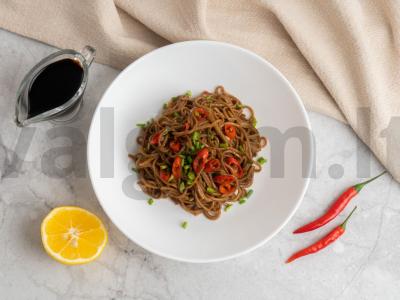 Soba su aitriųjų paprikų padažu Žingsnis 4