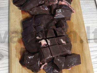 Ožkos kepenėlių pyragas su daržovėmis ir prieskoniais Žingsnis 1