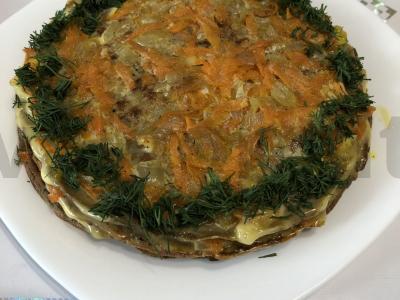 Ožkos kepenėlių pyragas su daržovėmis ir prieskoniais pagrindine nuotrauka