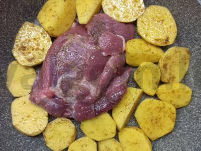 Kalakutienos keptos bulvės. Žingsnis 2