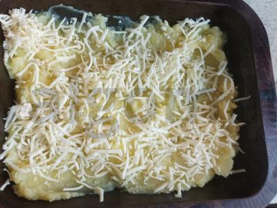 Bulvių apkepas su malta mėsa, sūriu ir šviežiomis žolelėmis Žingsnis 7