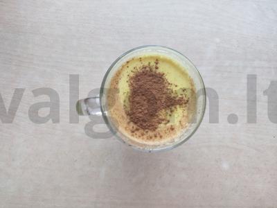 Naudingas auksinis pienas pagrindine nuotrauka