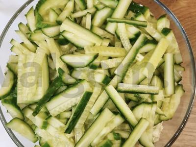 Pekino kopūstų salotos vakarienei. Žingsnis 2