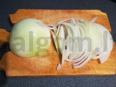 Marinuoti svogūnai Žingsnis 1