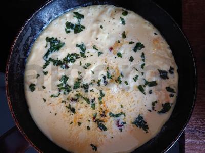 Omletas su žolelėmis Žingsnis 5