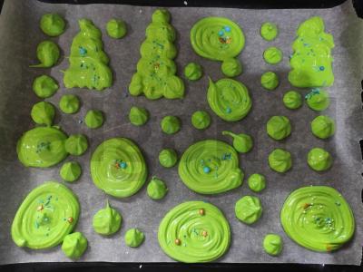 Meringos, skirtos tortams puošti pagrindine nuotrauka