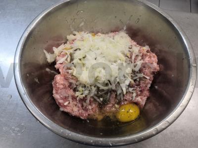 Kiaulienos kotletai be duonos Žingsnis 1