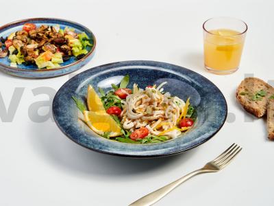 Kalmarų salotos su sojų padažu pagrindine nuotrauka