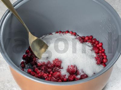 Uogų kisielius multicooker įrenginyje Žingsnis 1
