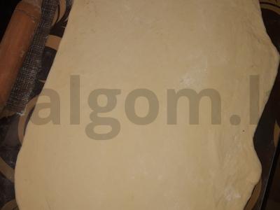 Sraigių bandelės su glajumi. Žingsnis 1