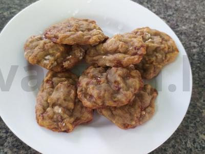 Dviejų ingredientų bananų sausainiai pagrindine nuotrauka