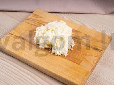 Salotos "Želvelė" iš žuvies konservų su džiovintomis slyvomis Žingsnis 2