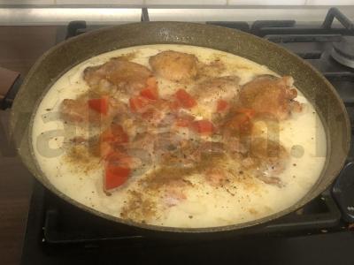 Vištiena grietinėlėje su pomidorais Žingsnis 3