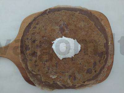 Vyšnių blynų pyragas su aromatizuotu šaltalankių padažu Žingsnis 3