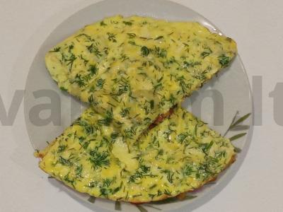 Aromatingas omletas su krapais ir sūriu pagrindine nuotrauka