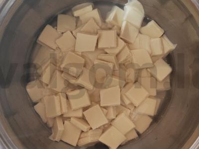 Saldus baltojo šokolado terinas Žingsnis 1