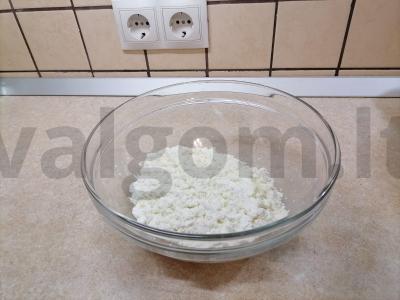 Varškės apkepas su moliūgais ir grietine Žingsnis 1