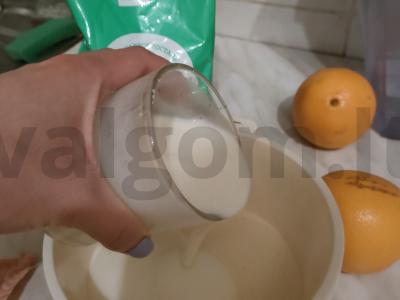 Apelsinų mannikinas su kefyru Žingsnis 1