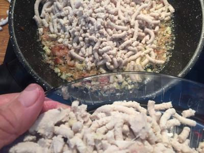 Makaronai su mėsa ir šonine Žingsnis 4