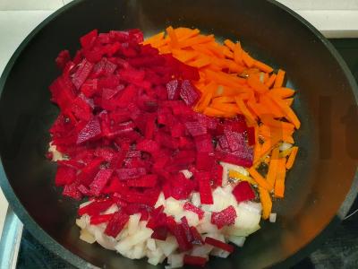 Aromatinių barščių su jautiena virimas Žingsnis 2