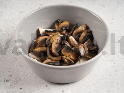 Salotos "Carskij" su ananasais, vištiena ir grybais Žingsnis 6