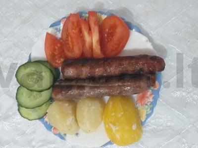 Sultingi kupatai ant žarijų su virtomis bulvėmis pagrindine nuotrauka