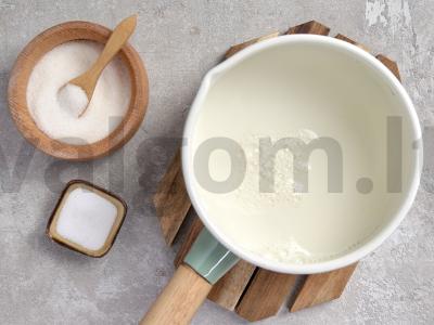 Kukurūzų košė su 1,5 % pieno Žingsnis 1