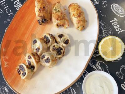 Vištienos suktinukai su džiovintomis slyvomis pagrindine nuotrauka