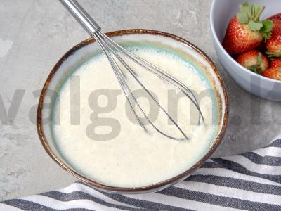 Braškių desertas su grietine Žingsnis 1