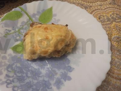 Vištienos šlaunelių filė po sūrio dangteliu pagrindine nuotrauka