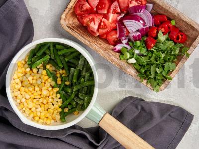 Pomidorų padažas su kukurūzais ir kalendromis Žingsnis 1