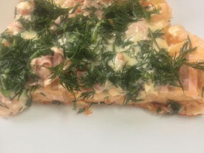 Pita pica su dešrelėmis ir pomidorų tyre pagrindine nuotrauka