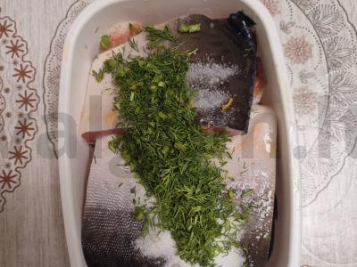 Lengvai sūdyta rausvoji lašiša mandarinų ir krapų padaže Žingsnis 4