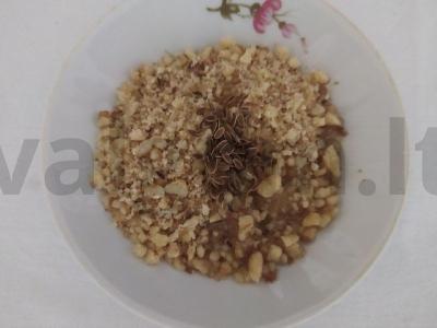 Kepta lašiša su graikiniais riešutais Žingsnis 1