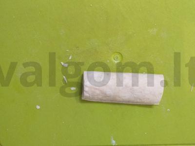 Pita vamzdeliai su varške ir bananais Žingsnis 4