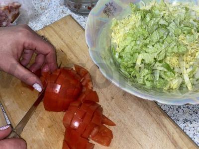 Salotos "Nedotsezar" su Pekino kopūstais ir parmezanu Žingsnis 2